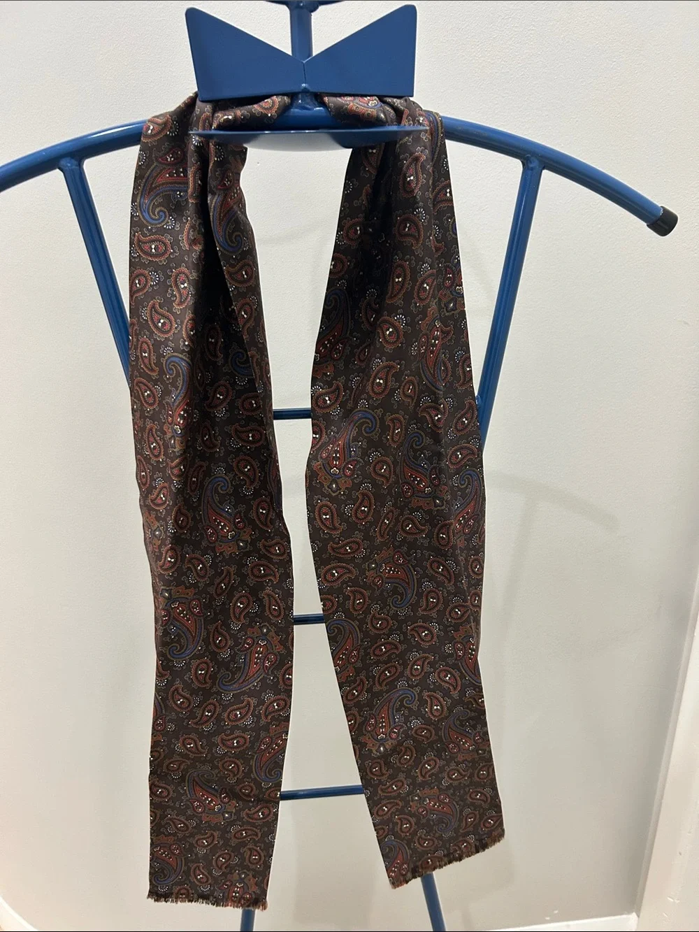 Brooks Brothers Paisley 100 percent Silk Men’s Scarf in Brown & Red & Blue.